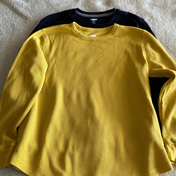 In like new condition two shirts long sleeve for boys 10 years - Picture 2 of 2